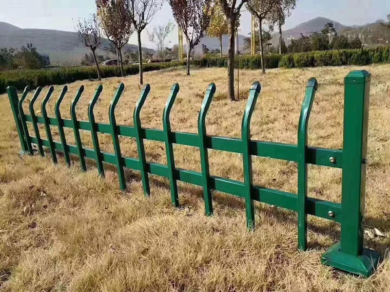 折弯锌钢草坪护栏